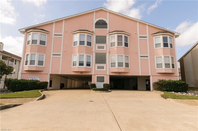 Photo - 2325 W Great Neck Rd Townhome