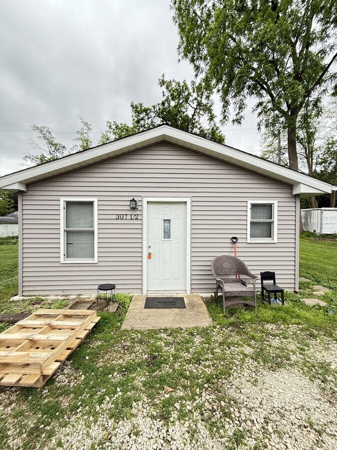 Photo - 307 W Ells Ave House