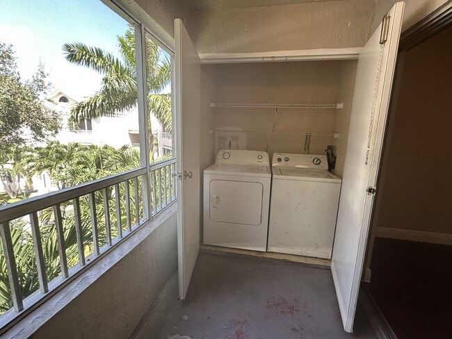 Photo - 2850 N Oakland Forest Dr