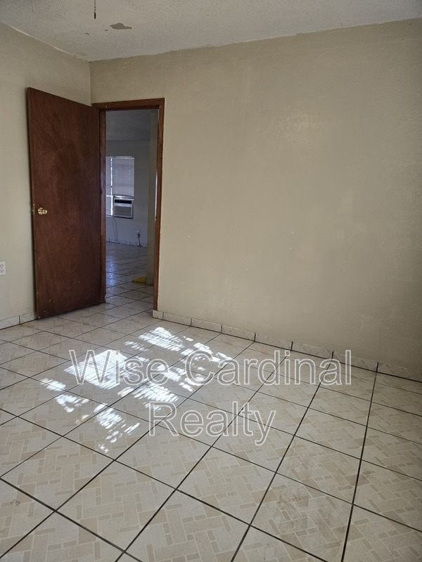 Photo - 1017 N Main Ave