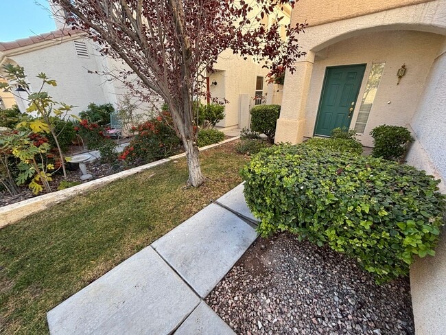 Photo - Gorgeous 3BED / 2.5 BATH home located in the gated community of Peccole Ranch!