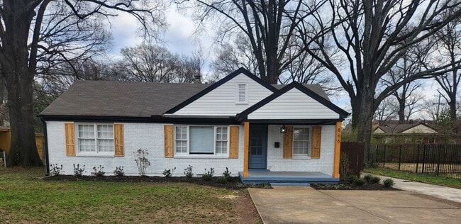 Building Photo - 866 Colonial Rd