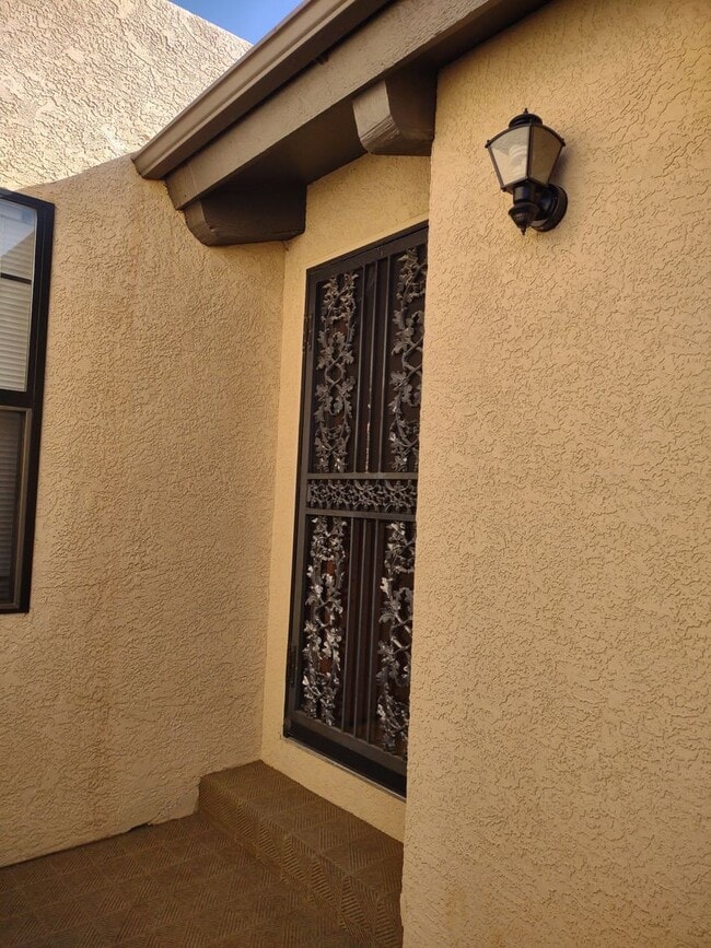 Photo - ALL PROSPECTIVE TENANTS MUST SUBMIT A $58 ... Unit U