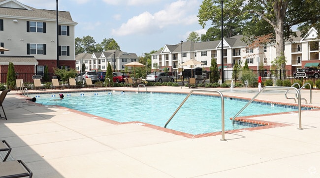 The Pointe at Pickett Farms