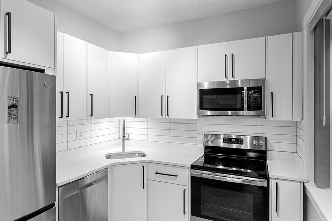 Photo - 7645 N Sheridan Rd Unit 207