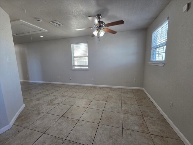 Photo - 5617 Avenue R 1/2