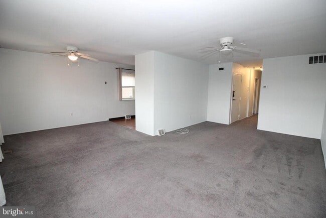 Photo - 7915 Fairfield St