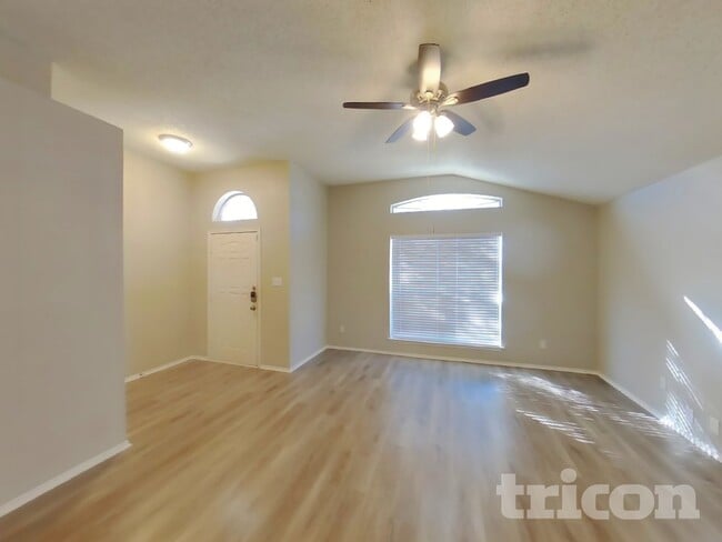 Photo - 327 Moss Hill Dr