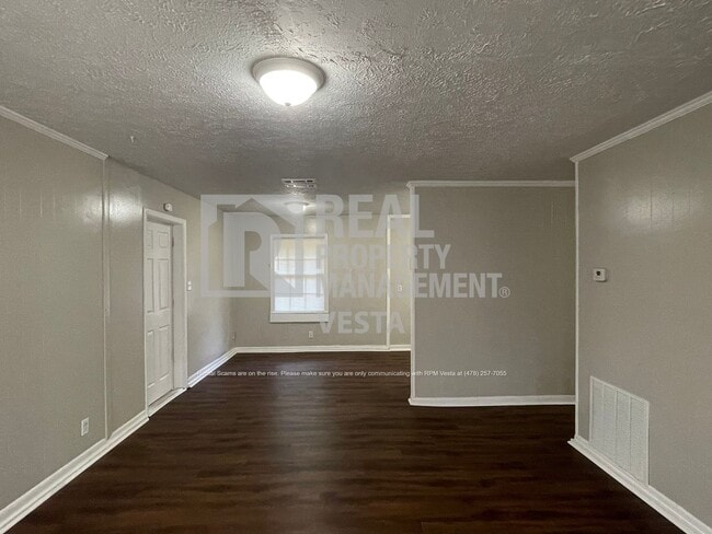 Photo - 2410 Dapleton Dr