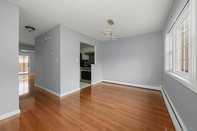 Photo - 71 Roosevelt Dr