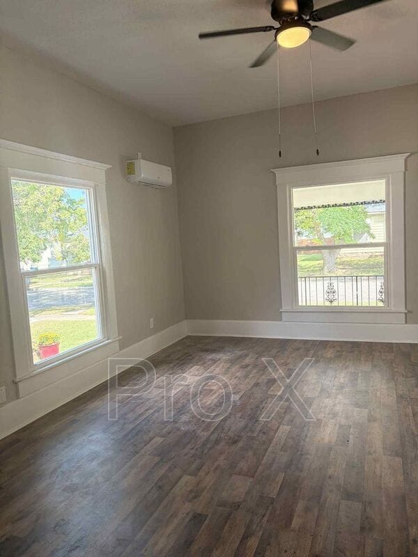 Photo - 1712 S Connor Ave