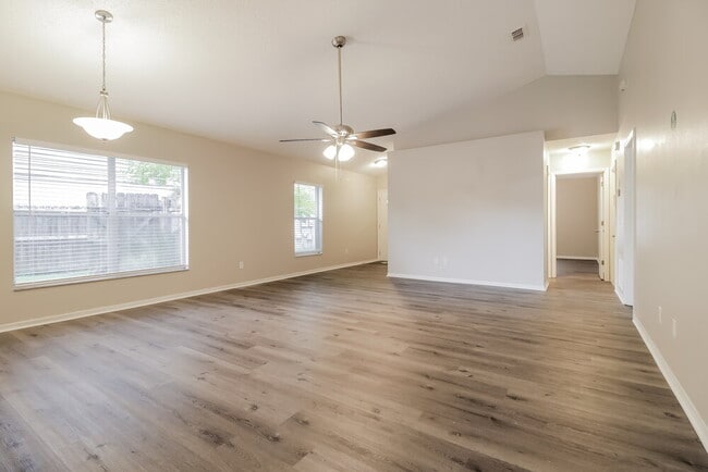 Photo - 646 Upperriver Ct