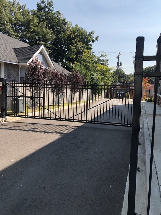 Photo - 1625 Monroe Ave