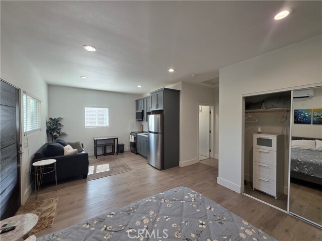 Photo - 6956 Glade Ave