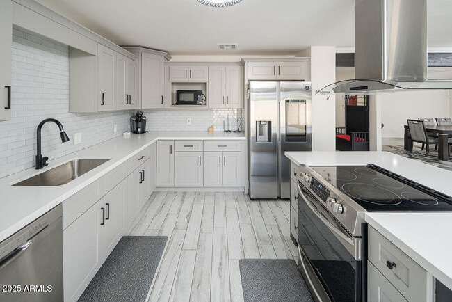 Photo - 3314 E Cypress St