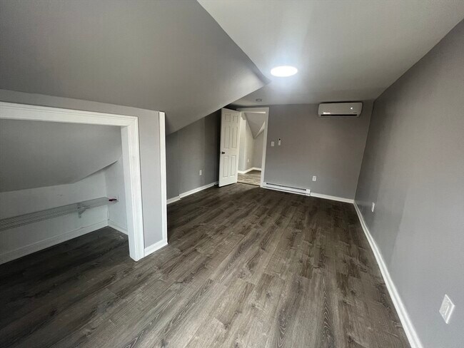 Photo - 2 Oliver St Unit 3