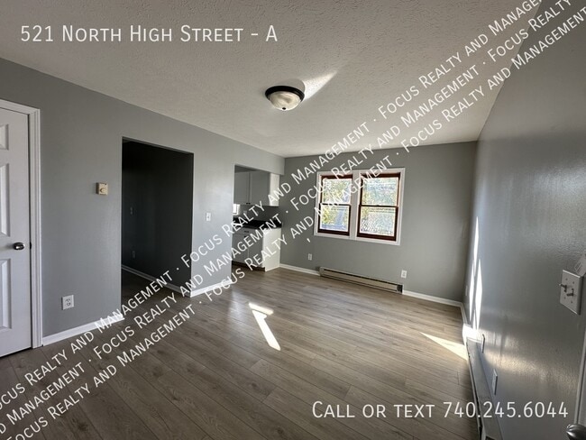 Photo - 521 N High St