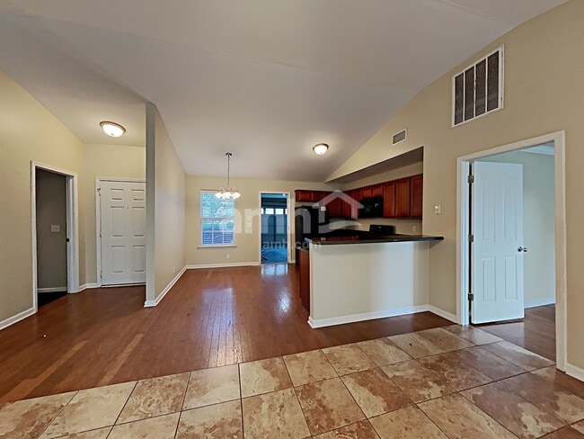 Photo - 2106 Bimelech Ln