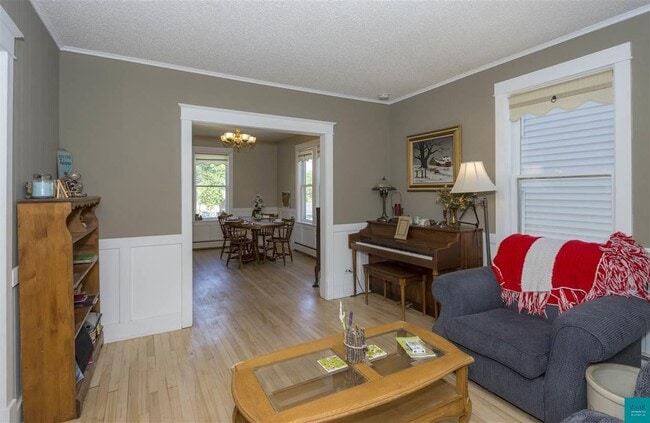 Photo - AVAILABLE JUNE - Charming 3 Bed, 1 Bath Home in East hillside!