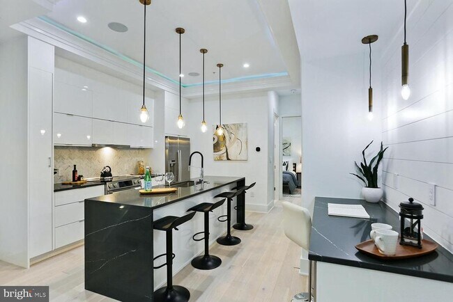Building Photo - 4 R St NW Unit 3 Rental