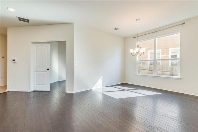 Photo - 815 Sandhill Branch Dr