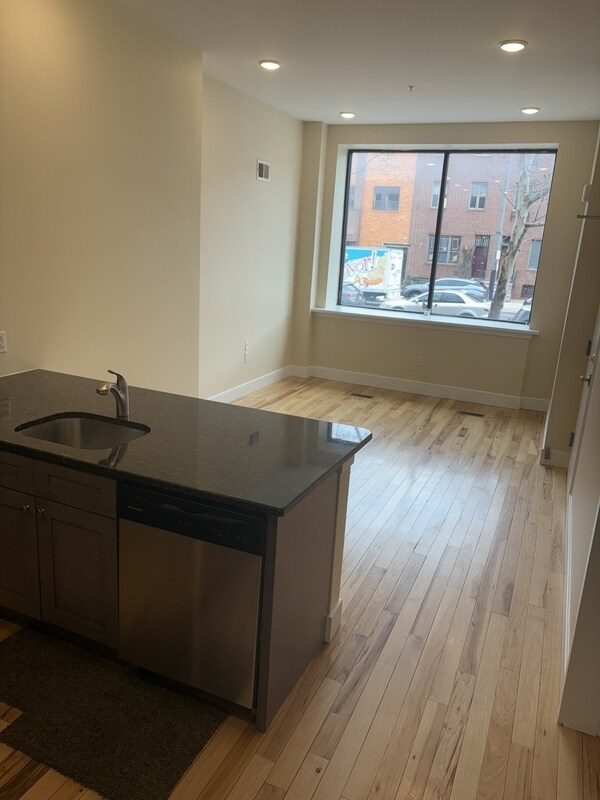 Photo - 1624 S Broad St