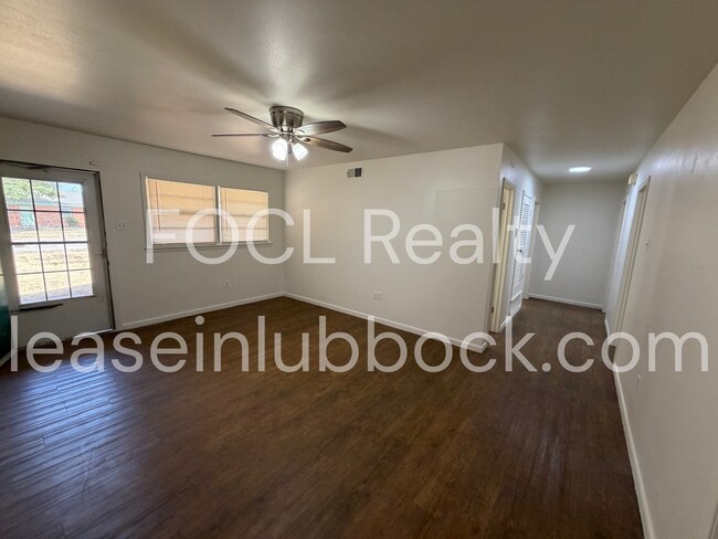 Photo - 2823 61st St