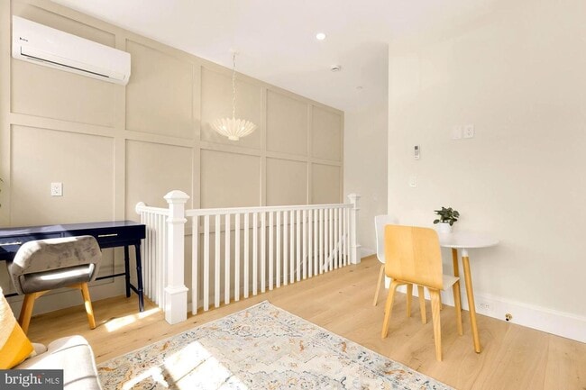 Photo - Private Georgetown Living!