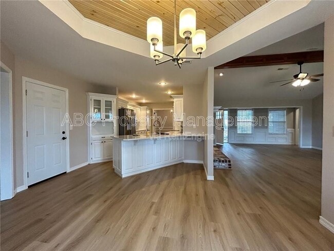 Photo - 404 E Andrew Ave