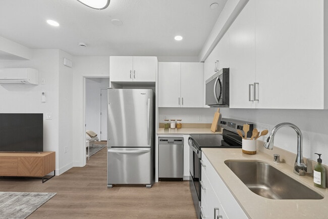 Building Photo - eaves Pleasanton