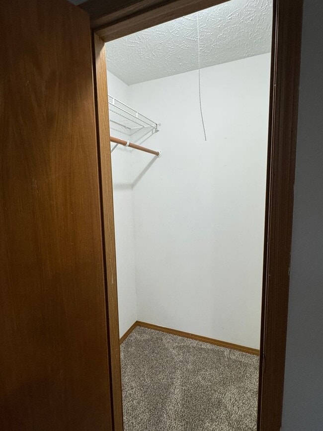 Photo - 3 Bedroom Home with large fenced in backyard