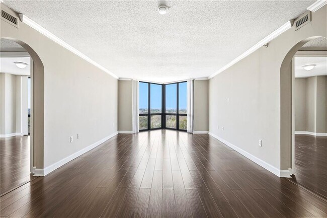 Photo - 2870 Pharr Ct S Northwest Unit 2001