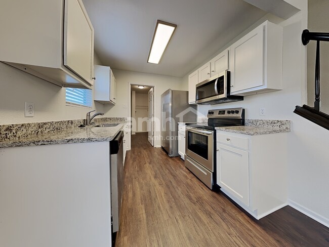 Photo - 1503 Pencross Ln