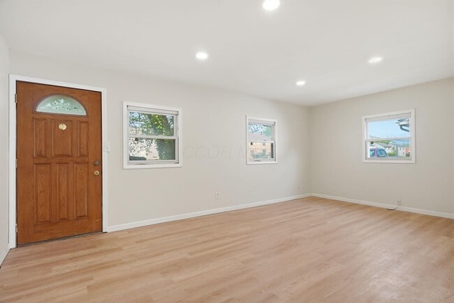 Photo - 1074 S James Rd