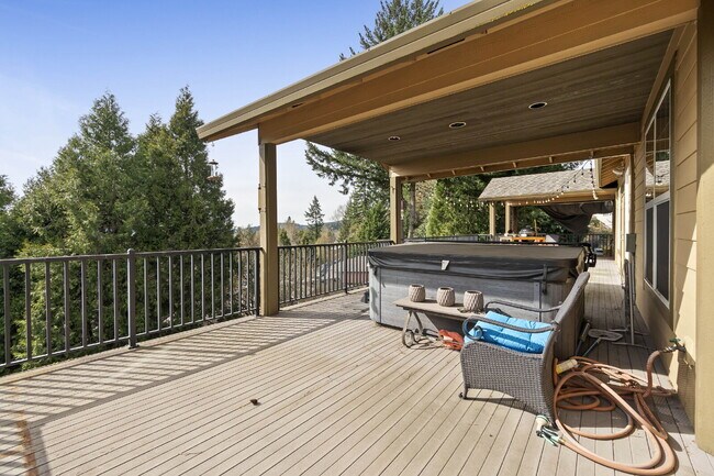 Photo - Beautiful, Spacious, Damascus Home with Incredible Views