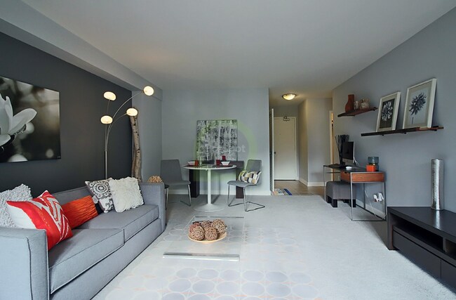 Photo - 55 E Banks St Rental