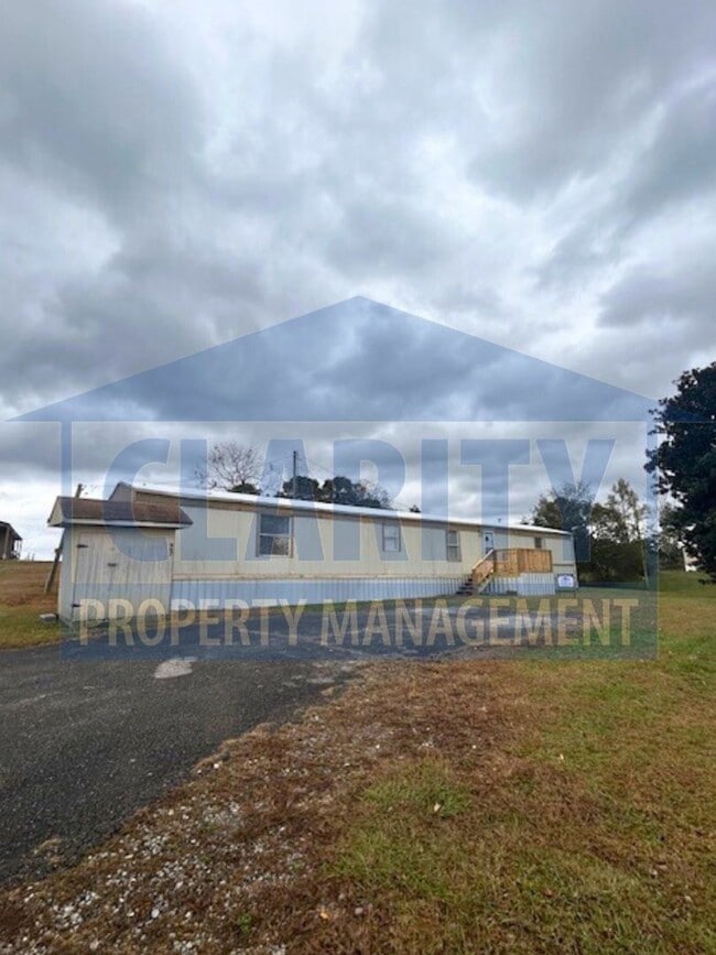 Building Photo - Three bedroom single level home!