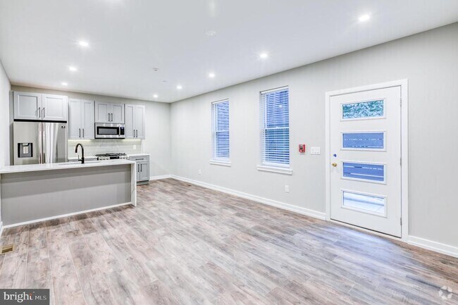 Building Photo - 2026 Spring Garden St Unit 1B Rental