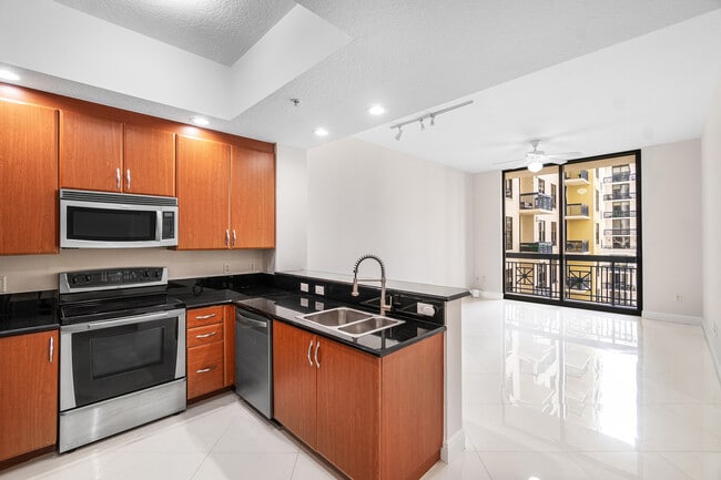 Photo - 701 S Olive Ave Unidad 1010