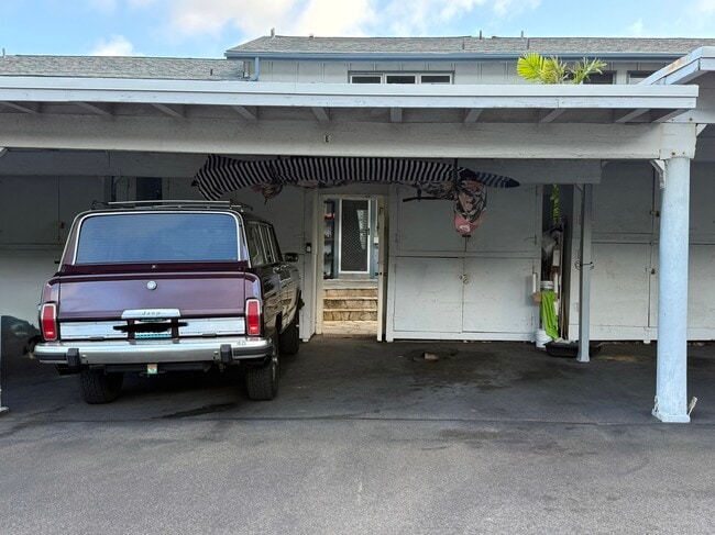 Aparcamiento cubierto para 2 coches - 1070 Awawamalu St