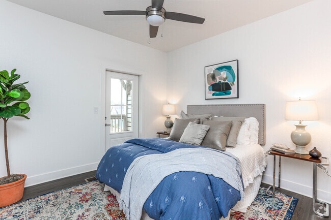 3BR, 2.5BA - 1,440 SF