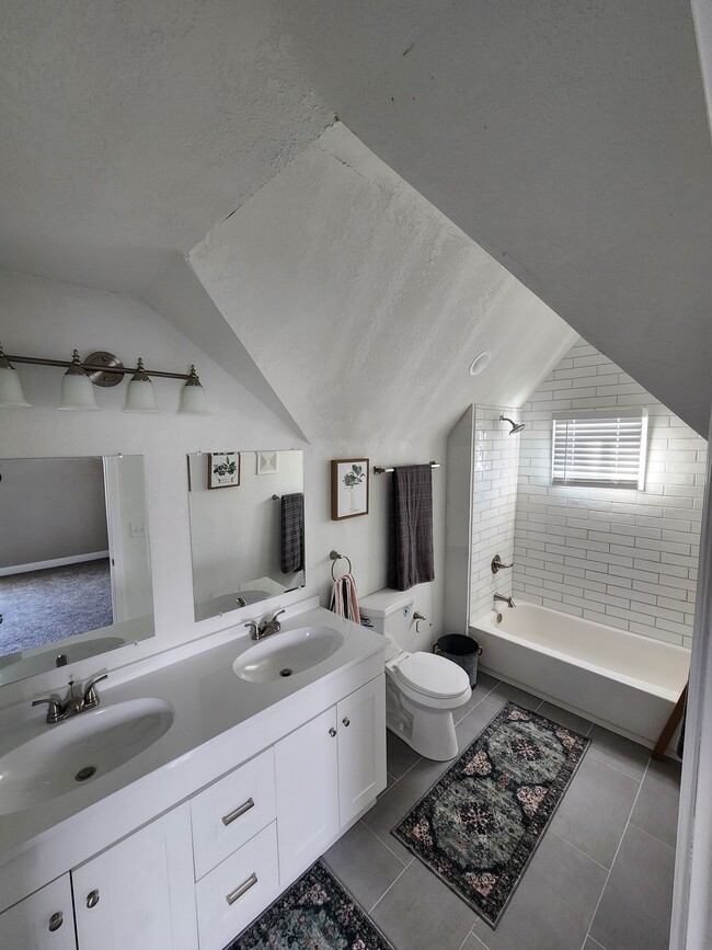 Photo - 307 E Washington St