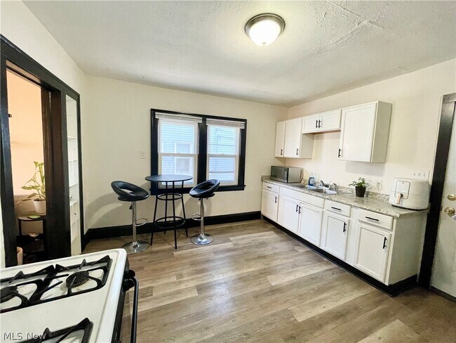 Photo - 4032 E 142nd St