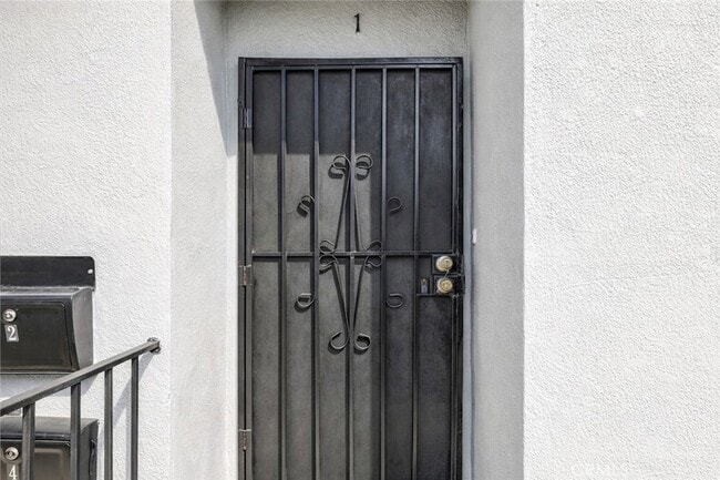 Photo - 151 E 95th St Unit 1