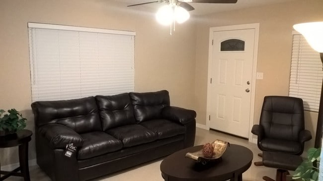 Living - 2512 Musselwhite Ave Unit 1