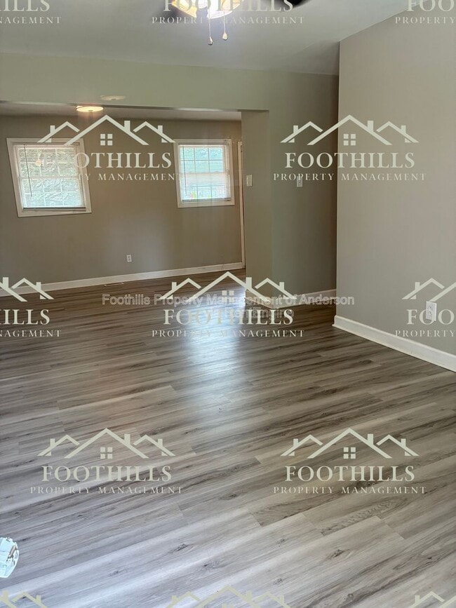 1109 Centerville Rd