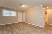 2BR, 1BA - 950 SF