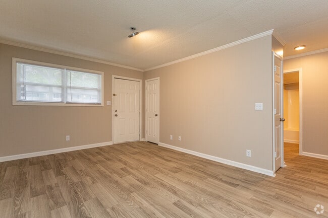 2HAB, 1BA - 950 ft² - Flats on Main