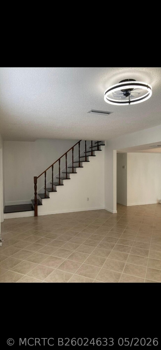 Photo - 1243 Kinglet Terrace