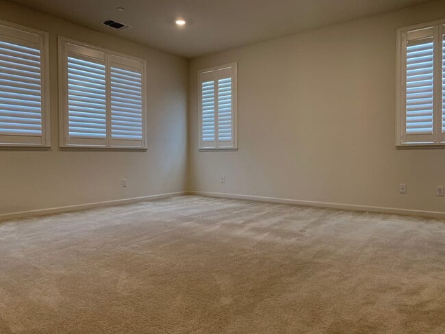 Photo - $6290 -- STUNNING 5 BEDROOM MODEL HOME IN NORTH FREMONT BUILT IN 2017